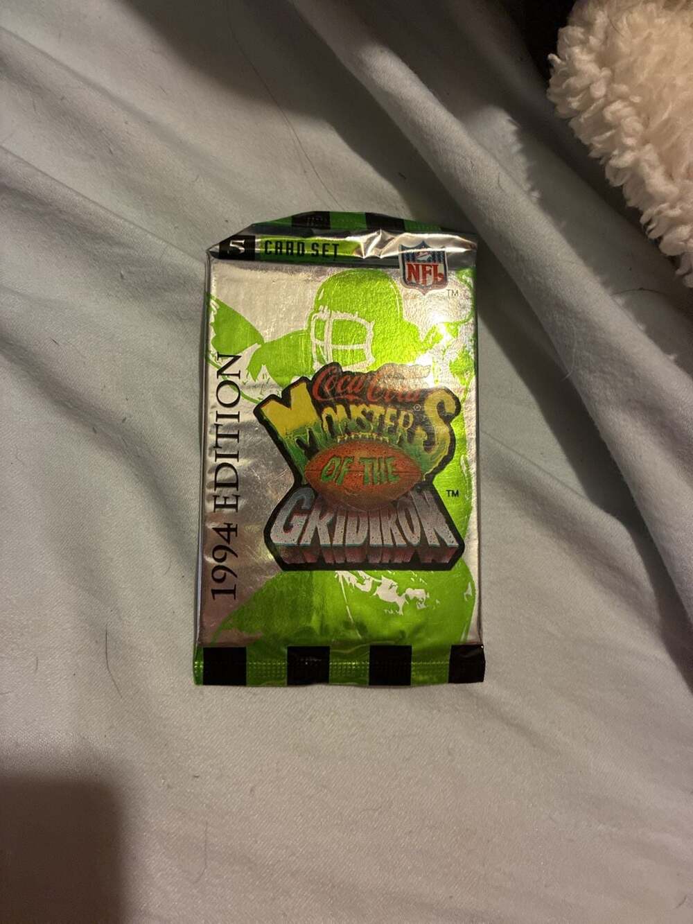 Coca-Cola 1994 Monsters of the Gridiron NFL Trading Card Foil Pack